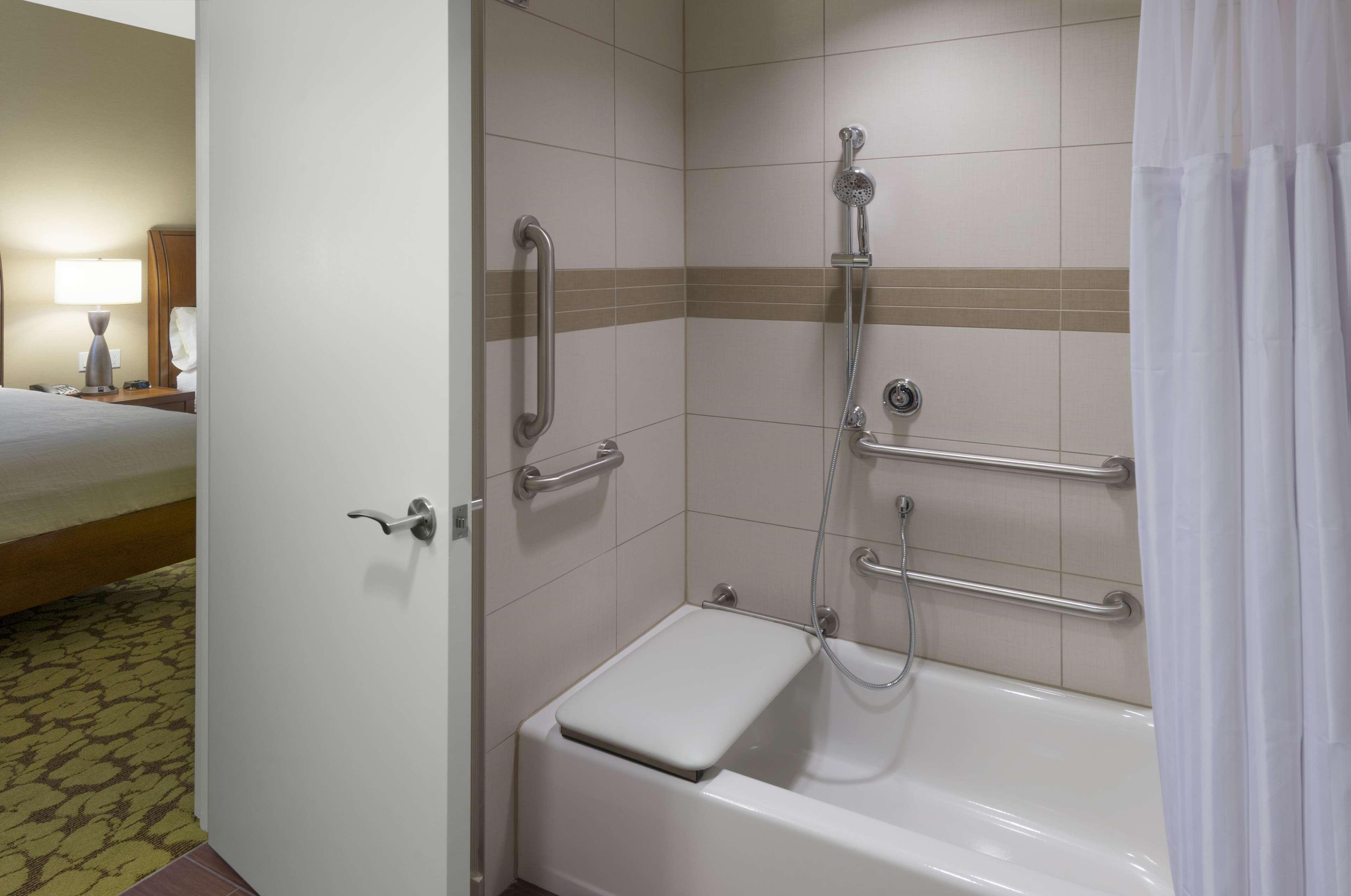 Hilton Garden Inn Alexandria Old Town National Harbor Exterior foto
